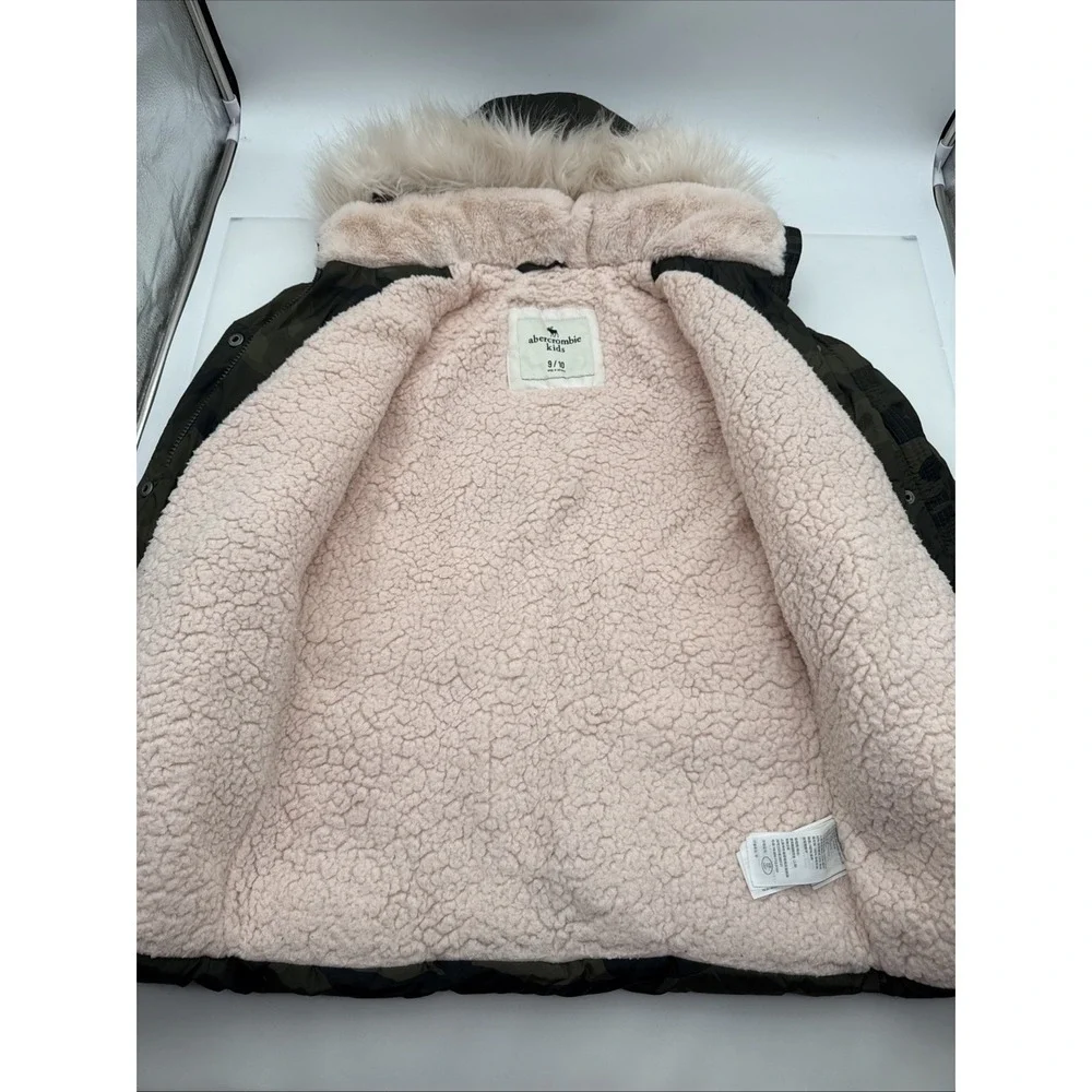 Abercrombie Kids Girls Camo Parka Jacket Faux Fur Lining Hood Size 9/10 Medium